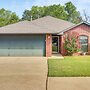 5 Mi to University of Oklahoma: Home w/ Patio!