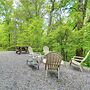 'bear Acres Getaway' Cabin w/ Deck in Townsend!