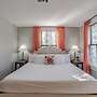 Dauphin Darling 4 Units