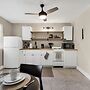 Modern Studio Apartment - King Bed