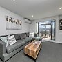 Parnell Gem w/ Balcony & Parking Near Arena