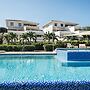 Seabreeze Retreat Stylish Blue Bay Residence