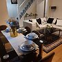 Warrington - House - Sleeps 10 - Parking - Garden