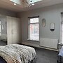 Cozy Manchester House - Stay With Host Onsite