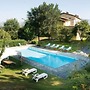 Rustic Holiday Home in Citta di Castello With Swimming Pool