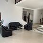Cenreeza Airport Villa