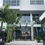 Seacliff Suites Hotel & Resort