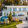Villa Serenity Luxury Lakeside Manor