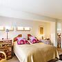 Cosy Chalet With top View