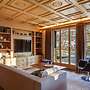 Lush Apartment With Sauna and hot tub
