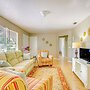 1 Mi to Paddock Mall & Downtown: Ocala Abode!