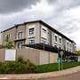 Contemporary Spacious & Comfortable Apartment