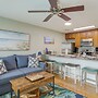 Lovely Galveston Condo: Walk to Seawall & Beach!