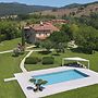 Faboulous Holiday Home With Private Pool