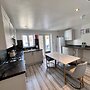 Gillingham - 3 Beds - Sleeps 6 - Garden - Wifi