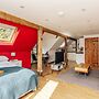 Redwood Retreat in Taplow
