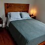 Historic Red Rooster Inn