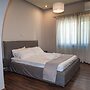 Sia s Retreat 2 in Nea Smirni