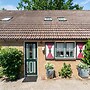 Attractive Farmhouse in Giethoorn With Garden