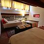 Spacious Villa With Pool in Fabriano Italy