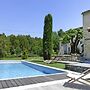 Charming Holiday Flat With Shared Pool, Malaucene