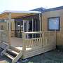 Modern 6-person Chalet in the Frisian Countryside, 3 Bedrooms and Wifi
