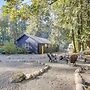 Close to Mt Hood Skibowl: Retro Rhododendron Cabin