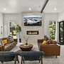 9005B - Luxury Two Bedroom + Den 2 Home