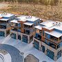 The Aerie Suites by AvantStay – Modern Comfort with Mountain Views