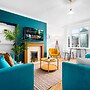 Stylish Three Bedroom Retreat With Garden