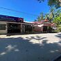 Hibiscus Dive Inn