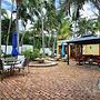 Las Olas Oasis by Avantstay Minutes to the Beach + Hot Tub