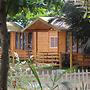 Basho Beach Huts & Cafe