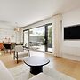 Passy / Eiffel Tower - Amazing 2BR With Garden