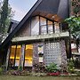 Villa 4-BR Klub Bunga No. 4 Batu Malang