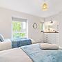 Cosy Retreat in Ashford - Great Location