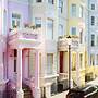 Colourful House 3 Bed Apt - Notting Hill
