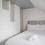 Room in Guest Room - Spacious Double Room in Leicester