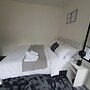 Private Room - Ensuite Bathroom - Free Parking