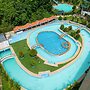 Hidden Valley Mountain and Wavepool Resort
