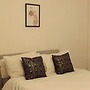 Room in Guest Room - Large Comfortable Room Coventry