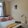 Room in Guest Room - Nice Large Room in Coventry