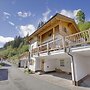 Deluxe Chalet With Pool in Konigsleiten