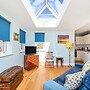 Host Stay Blue Bolthole on Vicarage Lane
