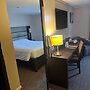 Premier Roomz Two Mills