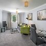 Modern 1-bedroom in Crawley With Free Parking