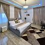 Marcliff Apartments