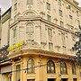 Gold Hotel Luxury