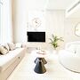 Luxury 1-br Villa in Rukan: Dubai Skyline Views!