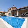 Villa in Serene Location